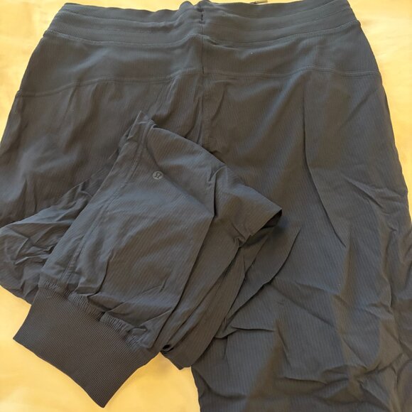 NWOT Lululemon Dance Studio Mid-Rise Jogger Full Length. Size 10. Navy. - Picture 2 of 2